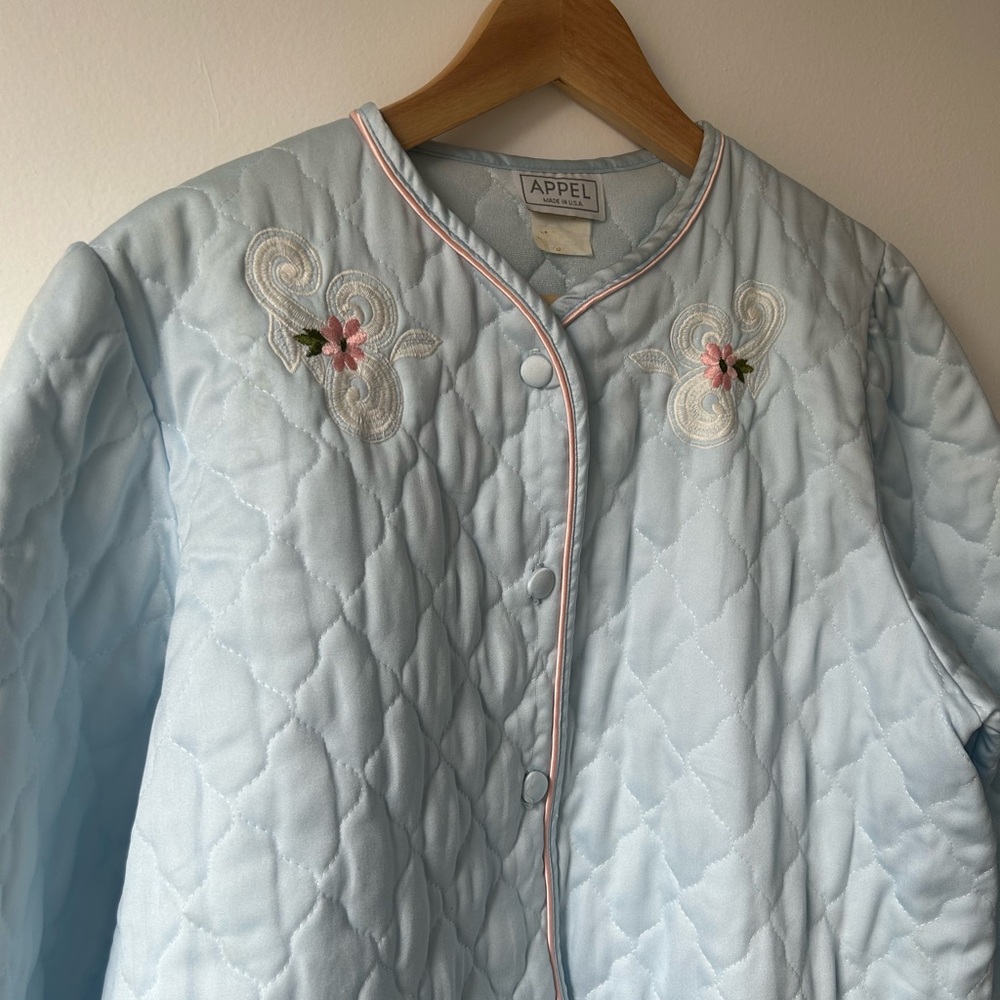 Vintage USA made Appel Jacket satin quilted with embroidery baby blue size M/L